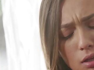Guy fucks a devoted to girl in stockings and erupts cum on cute face